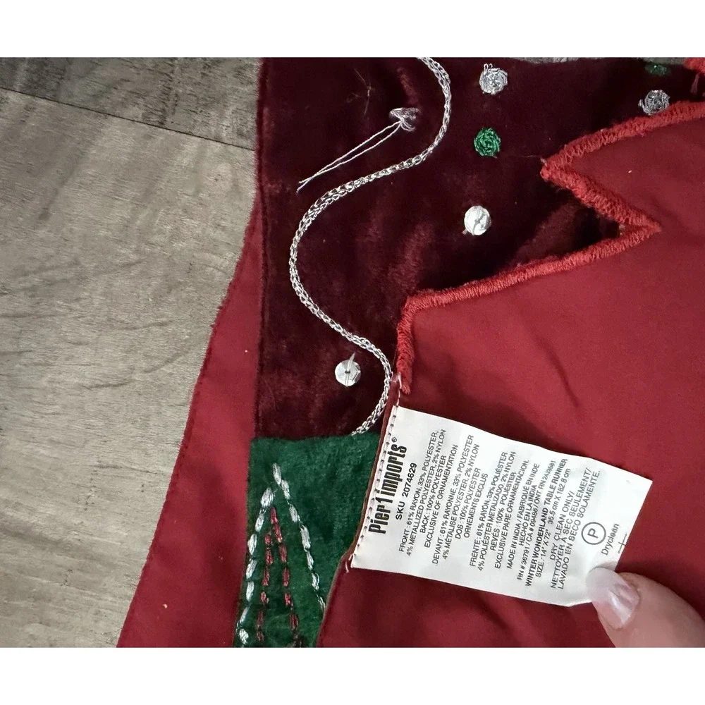 Pier 1 Winter Wonderland Christmas‎ Table Runner Velvet Satin &Embroidered Red